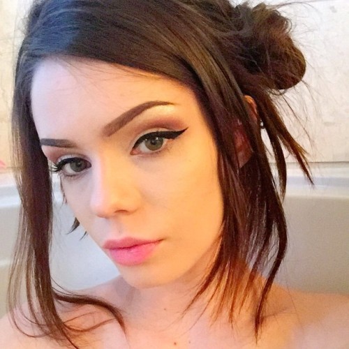 sabrinanelliejuarez:  👽