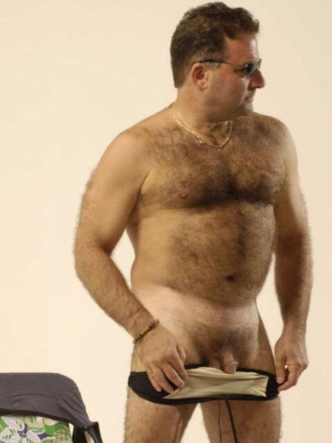 ilikedicklets:  big man with a tiny nub 