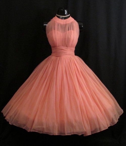 n1n3t41ls:1950’s dresses 