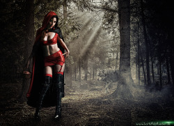 thecyberwolf:  Red by Kartoffel83 Deviant Art ||| Website  Wow&hellip;. Hello red