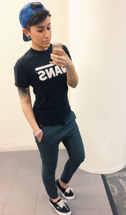 girlswholikegirls:My name is Davina - I’m 27, from Dallas, TX -I’m new here and I’m in need of a lit