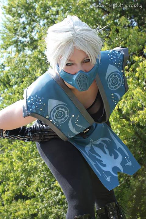 nerdsandgamersftw:  Mortal Kombat Frost Cosplay By Mimiru Riley Photography by Mason T Photography