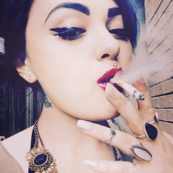 compulsion2smoke:  —Sexy brunette, Goddess
