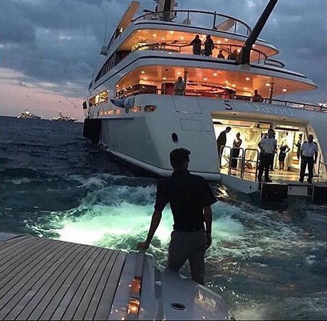 richkidsofinstagram:Backing into the party #YachtParties by tomclaeren