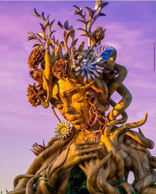 A photograph I took of @danielpopper #sculpture around #sunset...