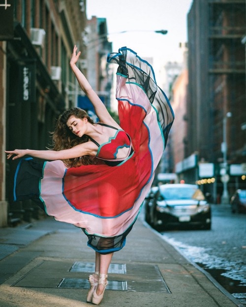 XXX culturenlifestyle: Beautiful Ballet Portrait photo