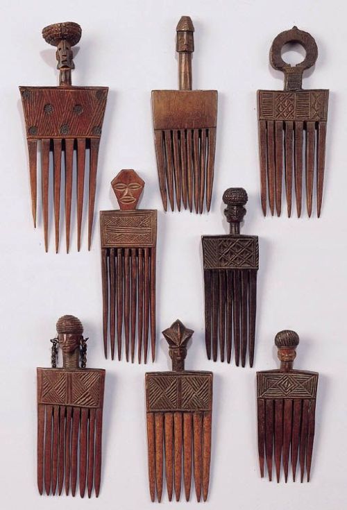 vintagecongo:  Culture/People: Chokwe from D.R.Congo, Angola and Zambia Name: Cisakulo (Comb)    I want em all