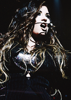 itsexyvato-deactivated20140304:  An Evening With Demi Lovato 2011 