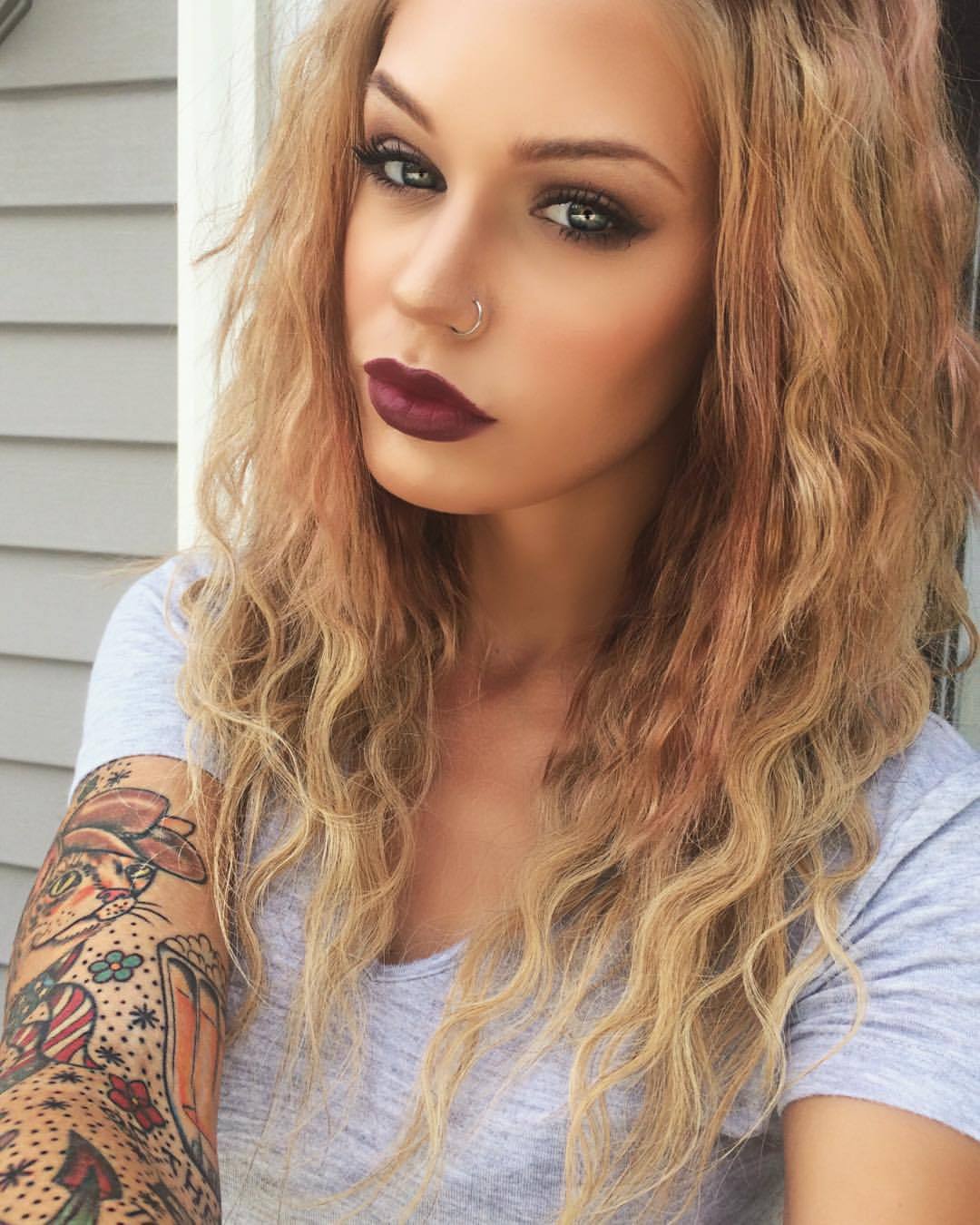 americanhonee:   Ready for fall. 💋🍂🍃 