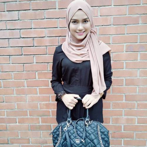 man5395: shadowzofsilverbullet: Sape nk tngok aku bogelkan dia? Pm tepi Saya  Saya mau
