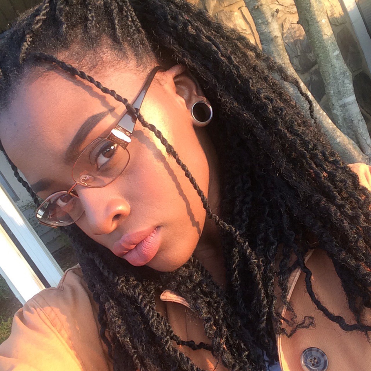 hoesnevergetcold:  hoesnevergetcold:  boom!!! that sunlight hitting the right angle