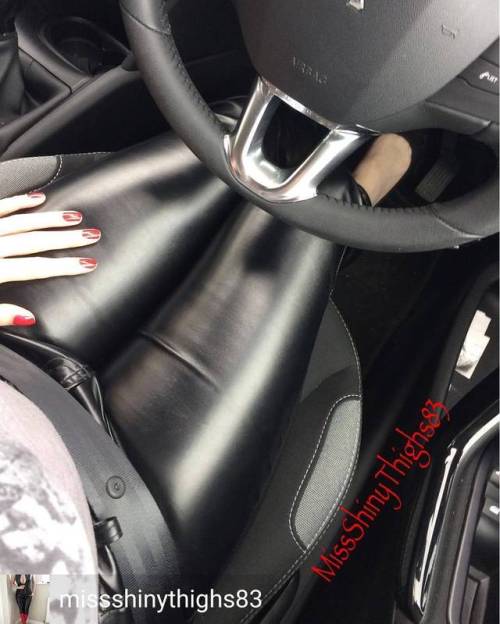 Credit to @missshinythighs83 : Leather Driving #leathertrousers #leathertights #leatherleggings #lea