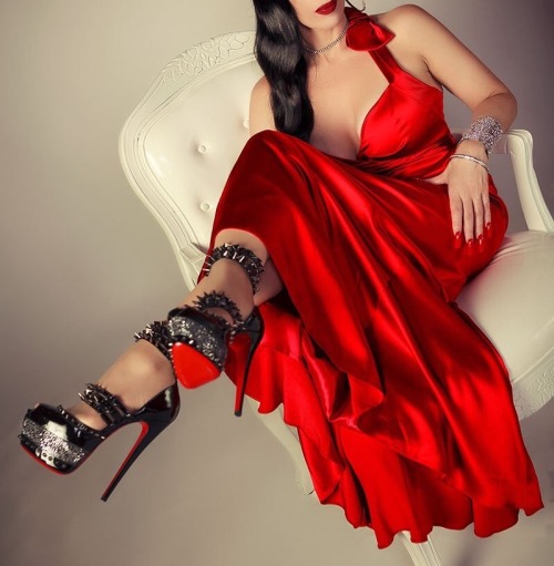 She loves to “allow” her slaves to edge on her legs.It’s a dangerous offer fo