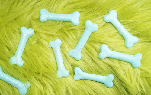 crybabyclubetsy:pastel mint glitter BONE hair clips xo sale! was £2 - now £1! xo 