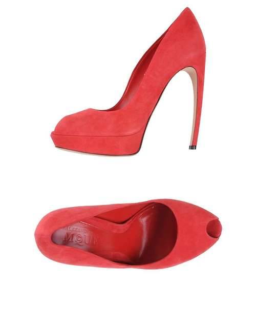 :: High Heels Blog :: wantering-dressed-in-red: ALEXANDER MCQUEEN Pump via Tumblr