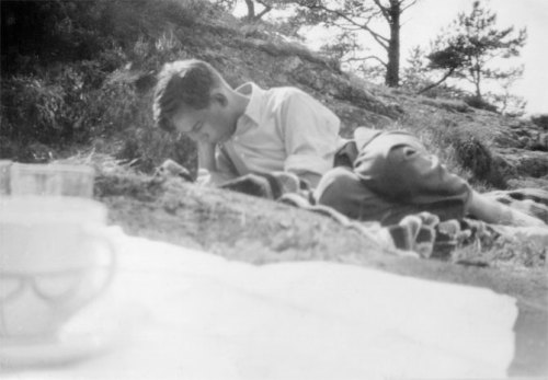 Young Ingmar Bergman reading a book