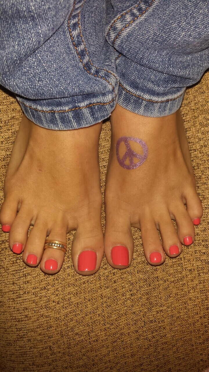 Melting feets like candies
