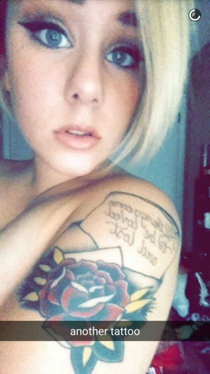 girlsgonesnapchat:  Daddy would ravage those tits