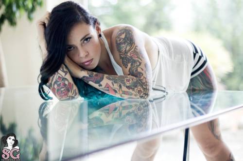 mrandmrseventwofive:  Eden, Through the Glass; SuicideGirls-From Mr.