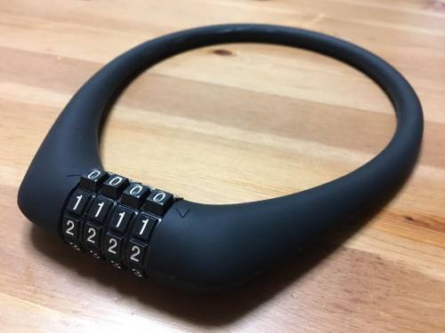 hm7: あっちこっち自転車に乗って行けるようになったので、鍵を買った。4 歳児の握力でも軽くクルクルまわせてよろしい。すぐに自分で使えるようになった。ゴムコーティングされていて、フレームにも子どもに