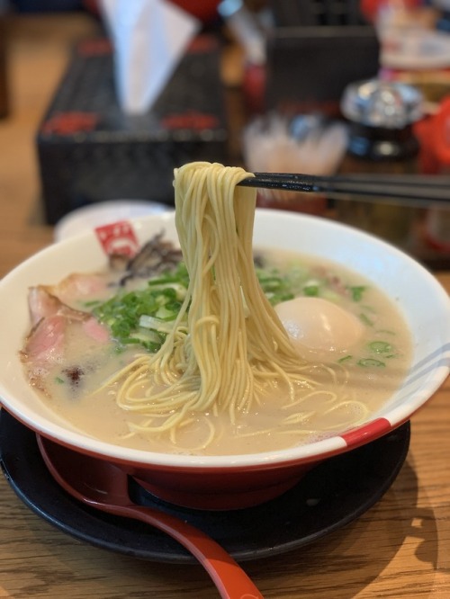 ramen-are-the-real-men: Ramen NagiSanta Clara, CAWaited an hour in line for this, but decidedly wort