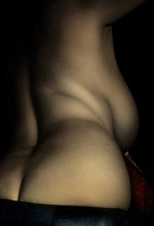 lovefigures:  Follow LoveFigures for more gorgeous curves or check out the Facebook