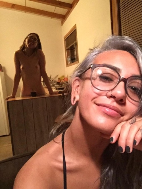 fuckyeahrileyreid:  Riley and Janice