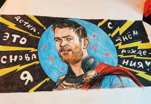 Babe, it’s me again. #happybirthday @ulianka_b ❣️#Thor #chrishemsworth #envelopeart #drawing #derwen