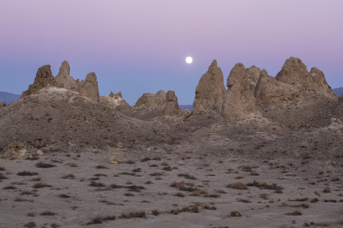 mypubliclands:We are kicking off the work week with the Trona Pinnacles, one of the most unique land