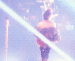 -everdeen:  no put the coat back on 