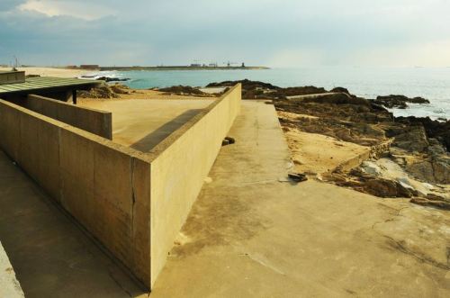 PISCINA DES MARESArchitect : Alvaro Siza Location: Leça da Palmeira, Matoshinhos, Oporto