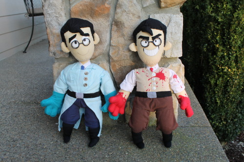 mzelda:  owlymedics:   sparklegenocide:   thefemsniper:   artisticallyinsaneblog:   amessicle:   I made two Medic plushies : ) The BLU one is for my sister, and the RED one is for me.   NJRNJERFFN BABY BOYS   SOOOO CUTE   OMG I adore them! (Red is my