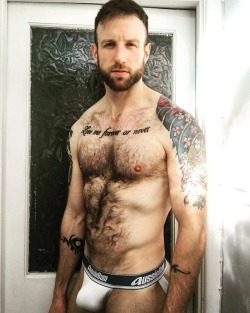 beardedhairyscruffhunks:@mr_speare has peaked