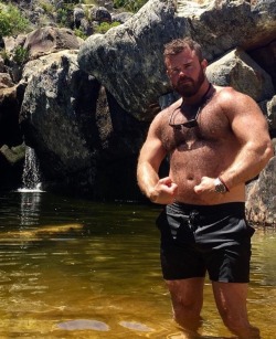 fhabhotdamncobs: bigianh: Beef in the pool   W♂♂F     (WARNING!   No “Pretty Boys” here.)   