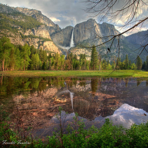 Yosemite falls [Explore #1] by Fereshte Faustini on Flickr.