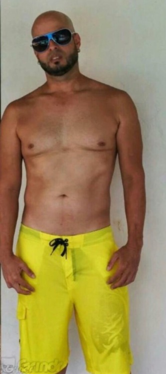 vitto0912:  miraquetvo:  Chico de dorado  Antonio Rodríguez Vega