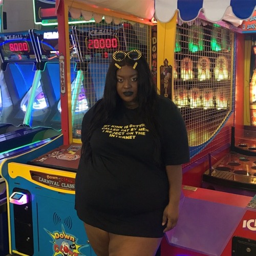 luhshawnay:this tee is a whole mood