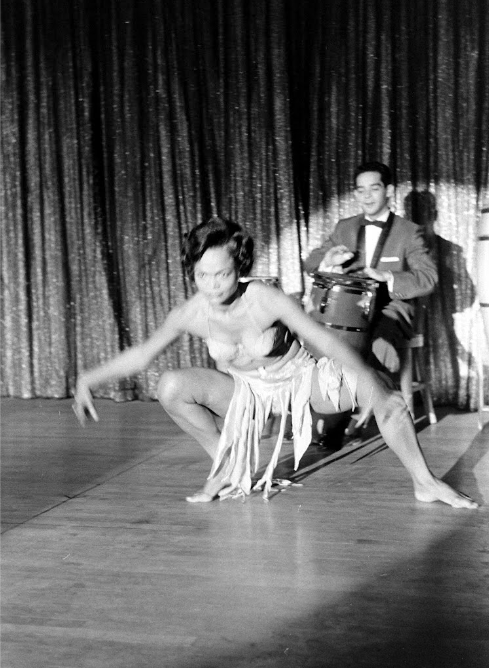 twixnmix:  Eartha Kitt performing at El Rancho Vegas in 1955.Photos by George Silk for LIFE magazine 