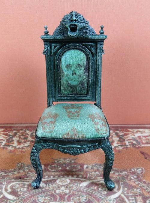 decadent-dollhouse:Miniature Haunted House by Patricia Paul