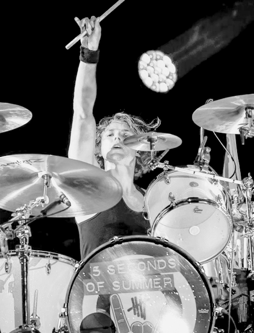 unnluked:  ROWYSO: Ashton + first and last show (x) 