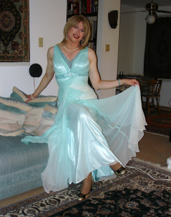 herhappysissywife:  The Nightly Nightie - Monday, May 7, 2018Sensual in SatinLove long flowing satin nightgowns, those with a peignoir-set-look that have sheer robes.  Paired with some pretty slippers you can’t help but feel like a queen or at a minimum,