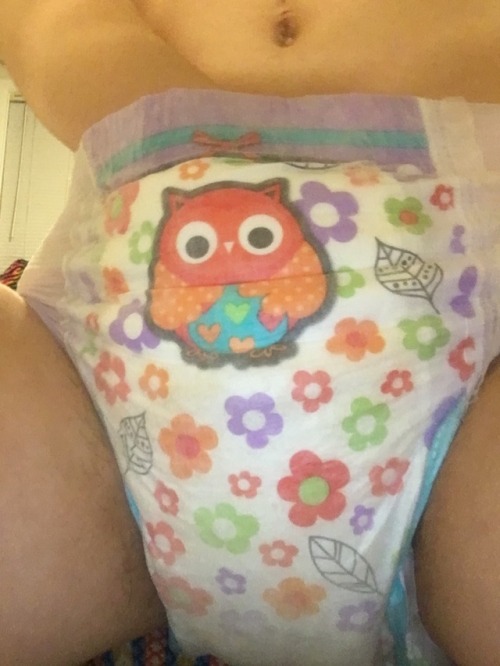 diapergirl-wetandmess:  I had lots of fun with my new pull ups! They are so pretty!