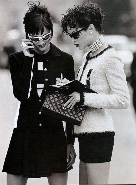 “The New Shape Of Chic”, Elle US, November 1994 Photographer : Mike Reinhardt Models : Carolyn Murph