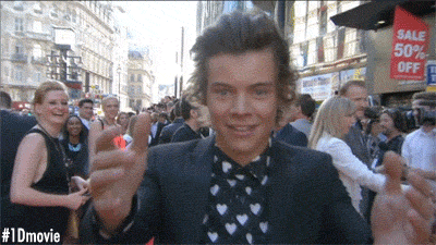 20 AUGUST 2013
“And let me kiss you!”
One Direction attend the premiere of #1Dmovie in London! Come back today for the US #1DMoviePremiere!