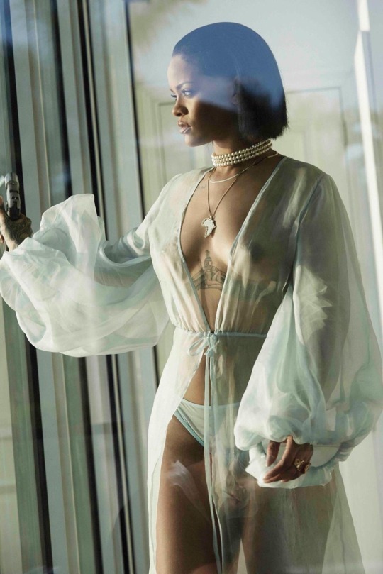 hellyeahrihannafenty:  Needed Me.