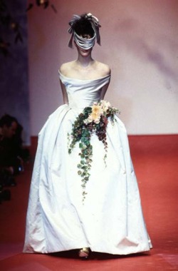 clownhysteria: saintlaurentgirl: Vivienne Westwood ss97  Bride Without a Groom :( 