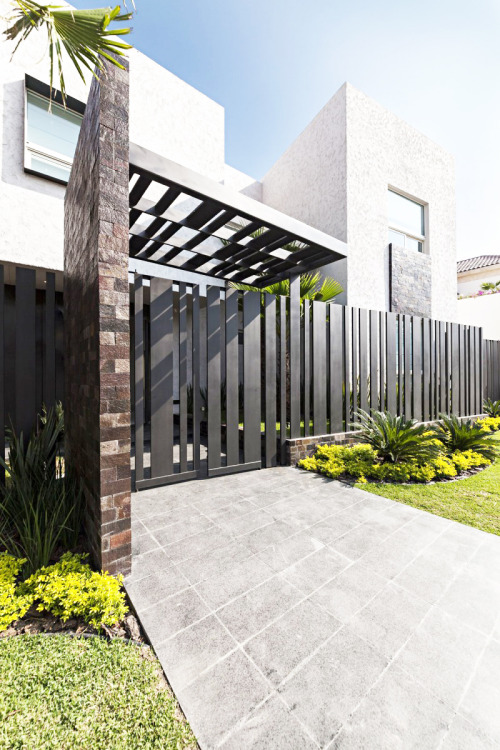 life1nmotion:  Casa Sorteo Tec No. 191 is a private residence designed by Arquiplan.