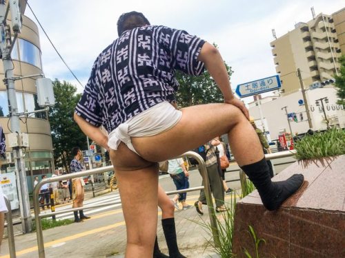 japaneseojisan: 男らしくて素晴らしい締め込みケツ Wow!!..what a view ;-) ;-) ;-)