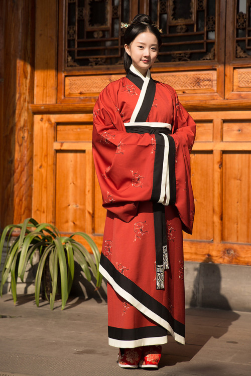 Traditional Chinese hanfu | Type: Quju曲裾 by 重回汉唐