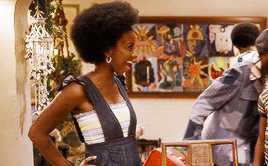 tgdgifs:   requested by anonymous: yolanda gifs 